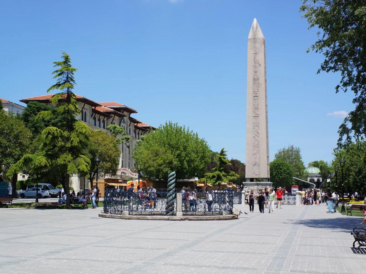 sultan-ahmed-squre-in-istanbul